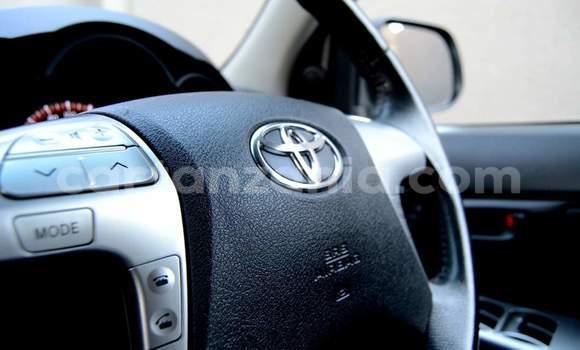 Nunua Ilio tumika Toyota Hilux Nyeupe Gari ndani ya Dar es Salaam nchini Dar es Salaam Nunua Ilio tumika Toyota Hilux Nyeupe Gari ndani ya Dar es Salaam nchini Dar es Salaam