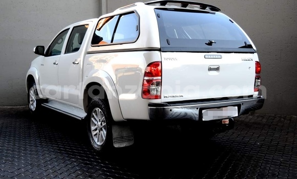 Nunua Ilio tumika Toyota Hilux Nyeupe Gari ndani ya Dar es Salaam nchini Dar es Salaam Nunua Ilio tumika Toyota Hilux Nyeupe Gari ndani ya Dar es Salaam nchini Dar es Salaam