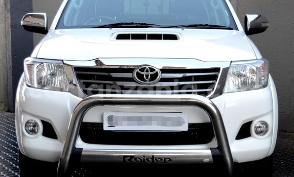 Nunua Ilio tumika Toyota Hilux Nyeupe Gari ndani ya Dar es Salaam nchini Dar es Salaam Nunua Ilio tumika Toyota Hilux Nyeupe Gari ndani ya Dar es Salaam nchini Dar es Salaam