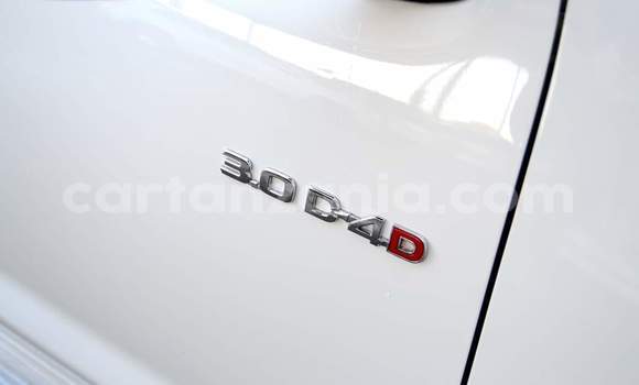 Nunua Ilio tumika Toyota Hilux Nyeupe Gari ndani ya Dar es Salaam nchini Dar es Salaam Nunua Ilio tumika Toyota Hilux Nyeupe Gari ndani ya Dar es Salaam nchini Dar es Salaam