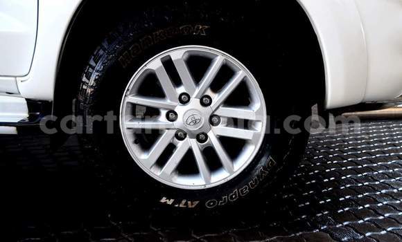 Nunua Ilio tumika Toyota Hilux Nyeupe Gari ndani ya Dar es Salaam nchini Dar es Salaam Nunua Ilio tumika Toyota Hilux Nyeupe Gari ndani ya Dar es Salaam nchini Dar es Salaam