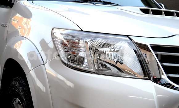 Nunua Ilio tumika Toyota Hilux Nyeupe Gari ndani ya Dar es Salaam nchini Dar es Salaam Nunua Ilio tumika Toyota Hilux Nyeupe Gari ndani ya Dar es Salaam nchini Dar es Salaam