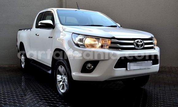 Buy Used Toyota Hilux White Car in Dodoma in Dodoma