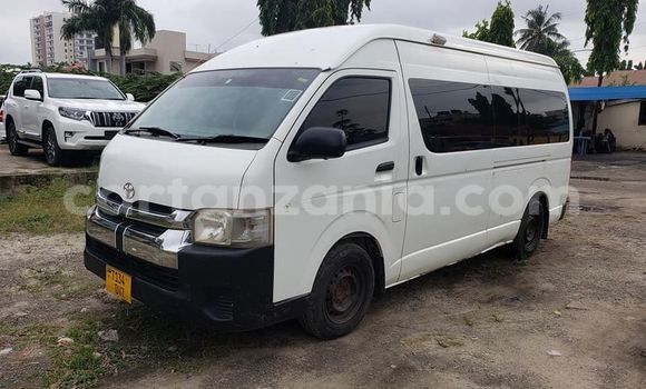 Buy Used Toyota Hiace White Car in Dar es Salaam in Dar es Salaam Buy Used Toyota Hiace White Car in Dar es Salaam in Dar es Salaam