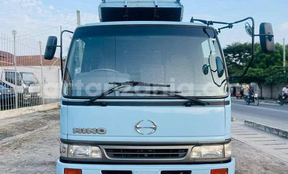 Buy Used Land Rover Defender Blue Car in Dar es Salaam in Dar es Salaam Buy Used Land Rover Defender Blue Car in Dar es Salaam in Dar es Salaam