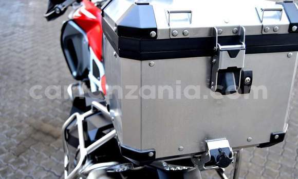 Nunua Ilio tumika BMW F 700 Nyekundu Bike ndani ya Dar es Salaam nchini Dar es Salaam Nunua Ilio tumika BMW F 700 Nyekundu Bike ndani ya Dar es Salaam nchini Dar es Salaam