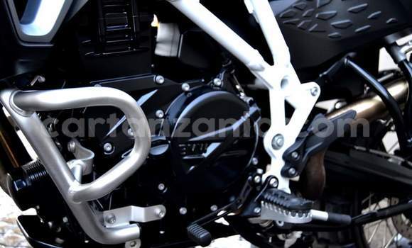 Nunua Ilio tumika BMW F 700 Nyekundu Bike ndani ya Dar es Salaam nchini Dar es Salaam Nunua Ilio tumika BMW F 700 Nyekundu Bike ndani ya Dar es Salaam nchini Dar es Salaam