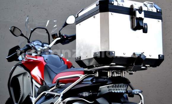 Nunua Ilio tumika BMW F 700 Nyekundu Bike ndani ya Dar es Salaam nchini Dar es Salaam Nunua Ilio tumika BMW F 700 Nyekundu Bike ndani ya Dar es Salaam nchini Dar es Salaam