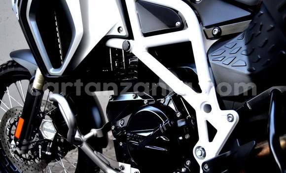 Nunua Ilio tumika BMW F 700 Nyekundu Bike ndani ya Dar es Salaam nchini Dar es Salaam Nunua Ilio tumika BMW F 700 Nyekundu Bike ndani ya Dar es Salaam nchini Dar es Salaam