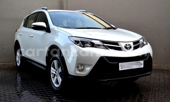 Buy Used Toyota RAV4 White Car in Dar es Salaam in Dar es Salaam