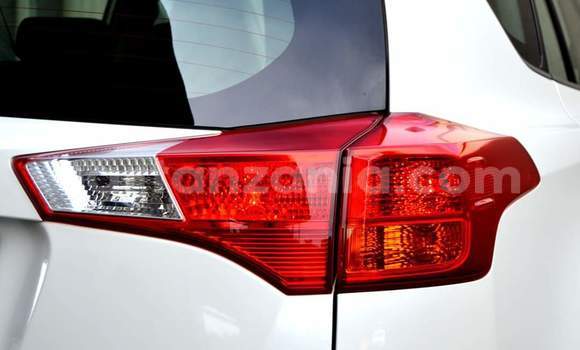 Nunua Ilio tumika Toyota RAV4 Nyeupe Gari ndani ya Dar es Salaam nchini Dar es Salaam Nunua Ilio tumika Toyota RAV4 Nyeupe Gari ndani ya Dar es Salaam nchini Dar es Salaam