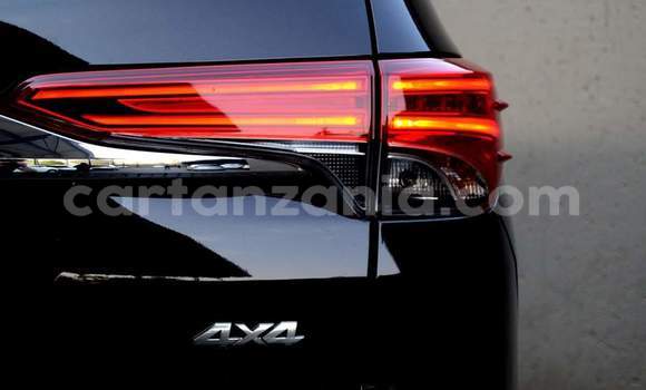 Nunua Ilio tumika Toyota Fortuner Brown Gari ndani ya Dar es Salaam nchini Dar es Salaam Nunua Ilio tumika Toyota Fortuner Brown Gari ndani ya Dar es Salaam nchini Dar es Salaam
