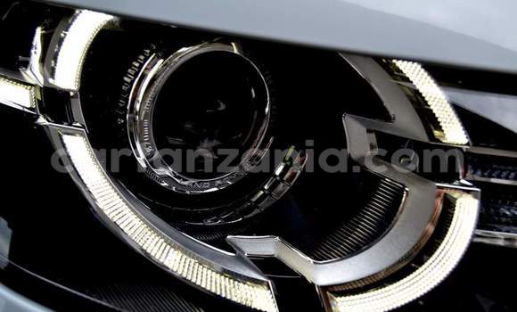 Nunua Ilio tumika Land Rover Discovery Sport Nyeupe Gari ndani ya Dar es Salaam nchini Dar es Salaam Nunua Ilio tumika Land Rover Discovery Sport Nyeupe Gari ndani ya Dar es Salaam nchini Dar es Salaam