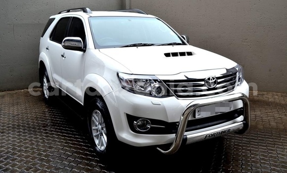 Buy Used Toyota Fortuner White Car in Dar es Salaam in Dar es Salaam Buy Used Toyota Fortuner White Car in Dar es Salaam in Dar es Salaam