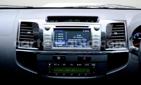 Nunua Ilio tumika Toyota Fortuner Nyeupe Gari ndani ya Dar es Salaam nchini Dar es Salaam Nunua Ilio tumika Toyota Fortuner Nyeupe Gari ndani ya Dar es Salaam nchini Dar es Salaam