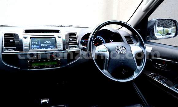 Nunua Ilio tumika Toyota Fortuner Nyeupe Gari ndani ya Dar es Salaam nchini Dar es Salaam Nunua Ilio tumika Toyota Fortuner Nyeupe Gari ndani ya Dar es Salaam nchini Dar es Salaam