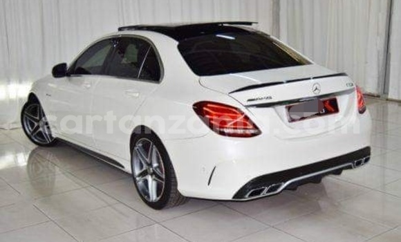 Nunua Ilio tumika Mercedes‒Benz C-klasse AMG Nyeupe Gari ndani ya Dar es Salaam nchini Dar es Salaam Nunua Ilio tumika Mercedes‒Benz C-klasse AMG Nyeupe Gari ndani ya Dar es Salaam nchini Dar es Salaam