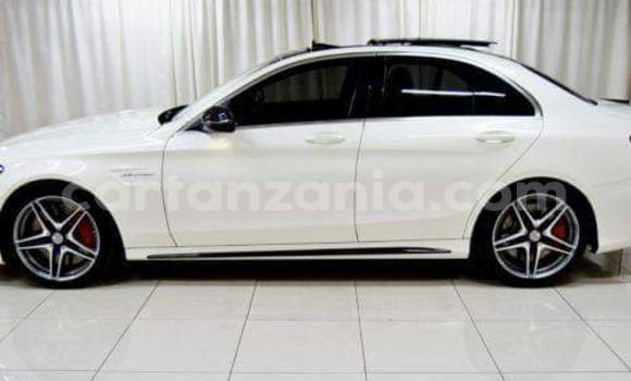 Nunua Ilio tumika Mercedes‒Benz C-klasse AMG Nyeupe Gari ndani ya Dar es Salaam nchini Dar es Salaam Nunua Ilio tumika Mercedes‒Benz C-klasse AMG Nyeupe Gari ndani ya Dar es Salaam nchini Dar es Salaam