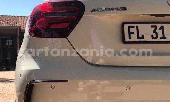 Nunua Ilio tumika Mercedes‒Benz A-klasse AMG Nyeupe Gari ndani ya Dar es Salaam nchini Dar es Salaam Nunua Ilio tumika Mercedes‒Benz A-klasse AMG Nyeupe Gari ndani ya Dar es Salaam nchini Dar es Salaam