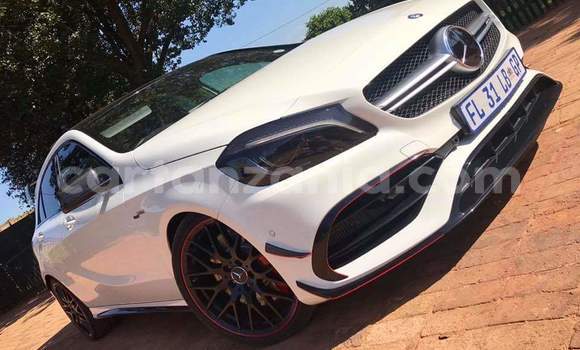 Nunua Ilio tumika Mercedes‒Benz A-klasse AMG Nyeupe Gari ndani ya Dar es Salaam nchini Dar es Salaam Nunua Ilio tumika Mercedes‒Benz A-klasse AMG Nyeupe Gari ndani ya Dar es Salaam nchini Dar es Salaam