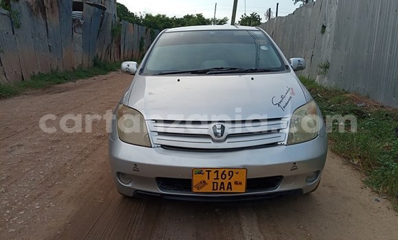 Buy Used Toyota IST Silver Car in Dar es Salaam in Dar es Salaam Buy Used Toyota IST Silver Car in Dar es Salaam in Dar es Salaam
