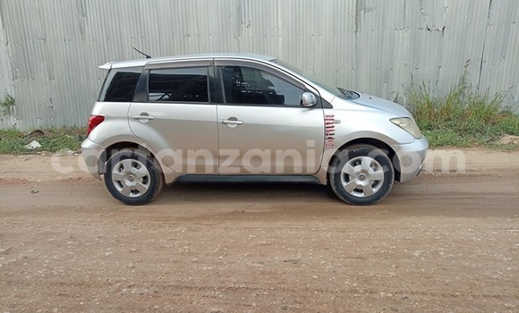Buy Used Toyota IST Silver Car in Dar es Salaam in Dar es Salaam Buy Used Toyota IST Silver Car in Dar es Salaam in Dar es Salaam