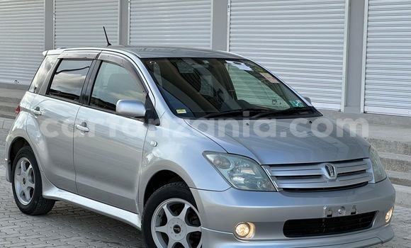Buy Import Toyota IST Silver Car in Dar es Salaam in Dar es Salaam