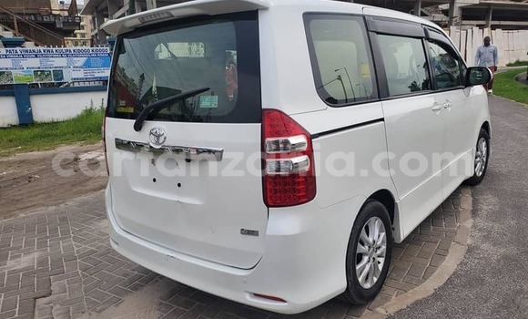 Buy Used Toyota Noah White Car in Bahi in Dodoma Buy Used Toyota Noah White Car in Bahi in Dodoma