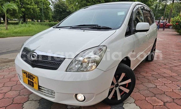 Buy Used Toyota Vanguard White Car in Babati Urban in Manyara Buy Used Toyota Vanguard White Car in Babati Urban in Manyara