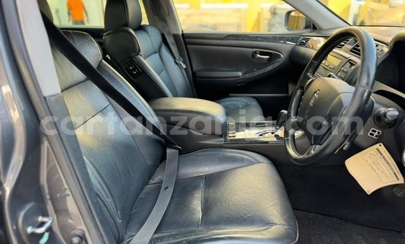 Nunua Ilio tumika Toyota Crown Nyeusi Gari ndani ya Bahi nchini Dodoma Nunua Ilio tumika Toyota Crown Nyeusi Gari ndani ya Bahi nchini Dodoma