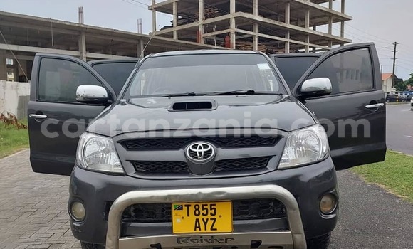 Buy Used Toyota Hilux Black Car in Bahi in Dodoma Buy Used Toyota Hilux Black Car in Bahi in Dodoma