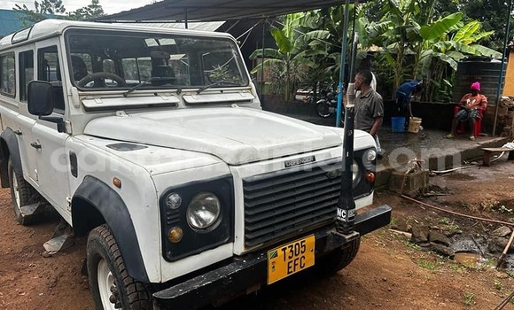 Buy Used Land Rover Defender White Car in Bagamoyo in Pwani