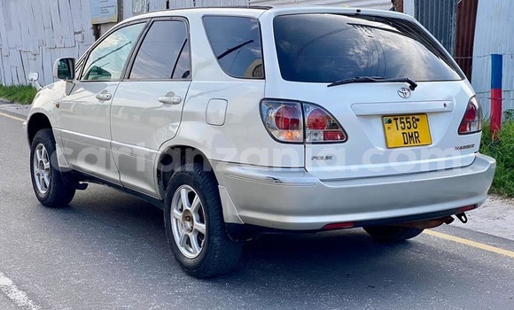 Buy Used Toyota Harrier White Car in Bariadi in Simiyu Buy Used Toyota Harrier White Car in Bariadi in Simiyu