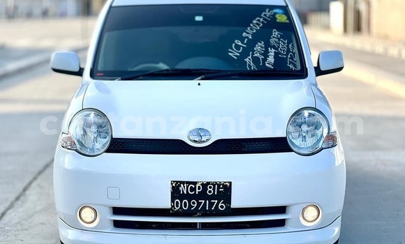 Buy Used Toyota Sienta White Car in Bahi in Dodoma