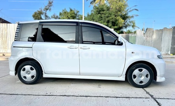 Buy Used Toyota Sienta White Car in Bahi in Dodoma Buy Used Toyota Sienta White Car in Bahi in Dodoma