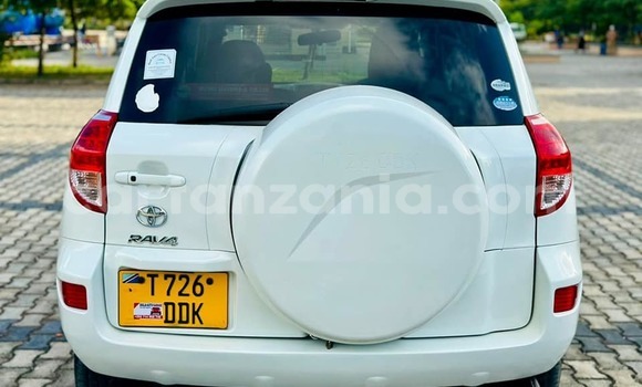 Buy Used Toyota RAV4 White Car in Bahi in Dodoma Buy Used Toyota RAV4 White Car in Bahi in Dodoma