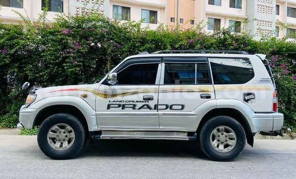 Nunua Ilio tumika Toyota Land Cruiser Prado Nyingine Gari ndani ya Bariadi nchini Simiyu Nunua Ilio tumika Toyota Land Cruiser Prado Nyingine Gari ndani ya Bariadi nchini Simiyu