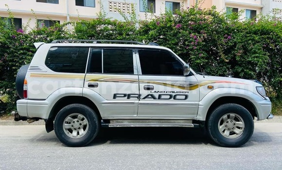 Nunua Ilio tumika Toyota Land Cruiser Prado Nyingine Gari ndani ya Bariadi nchini Simiyu Nunua Ilio tumika Toyota Land Cruiser Prado Nyingine Gari ndani ya Bariadi nchini Simiyu