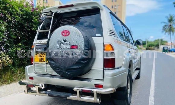 Nunua Ilio tumika Toyota Land Cruiser Prado Nyingine Gari ndani ya Bariadi nchini Simiyu Nunua Ilio tumika Toyota Land Cruiser Prado Nyingine Gari ndani ya Bariadi nchini Simiyu