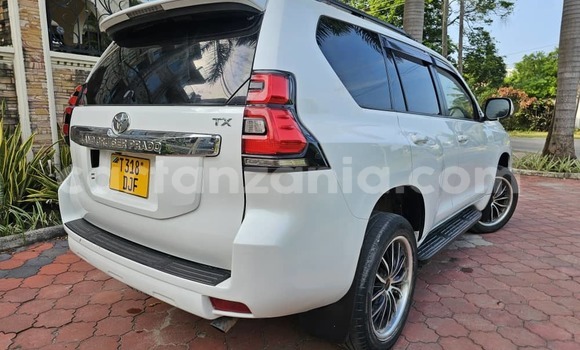 Buy Used Toyota Land Cruiser Prado White Car in Dar es Salaam in Dar es Salaam Buy Used Toyota Land Cruiser Prado White Car in Dar es Salaam in Dar es Salaam