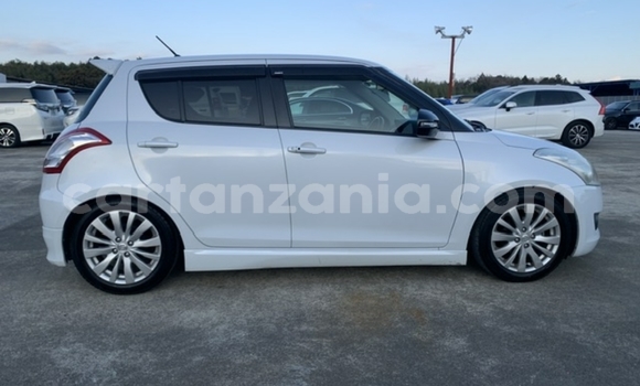 Nunua Imported Suzuki Swift Nyeupe Gari ndani ya Dar es Salaam nchini Dar es Salaam Nunua Imported Suzuki Swift Nyeupe Gari ndani ya Dar es Salaam nchini Dar es Salaam