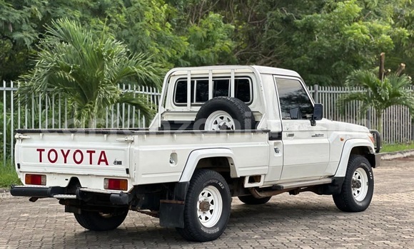 Nunua Ilio tumika Toyota Land Cruiser Nyeupe Gari ndani ya Dar es Salaam nchini Dar es Salaam Nunua Ilio tumika Toyota Land Cruiser Nyeupe Gari ndani ya Dar es Salaam nchini Dar es Salaam
