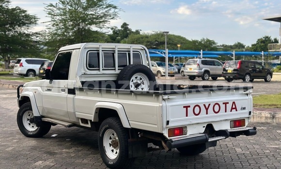 Nunua Ilio tumika Toyota Land Cruiser Nyeupe Gari ndani ya Dar es Salaam nchini Dar es Salaam Nunua Ilio tumika Toyota Land Cruiser Nyeupe Gari ndani ya Dar es Salaam nchini Dar es Salaam