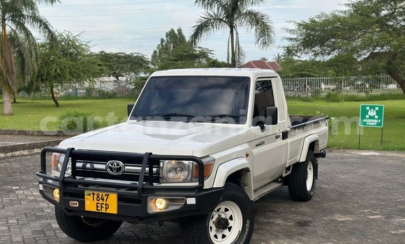 Nunua Ilio tumika Toyota Land Cruiser Nyeupe Gari ndani ya Dar es Salaam nchini Dar es Salaam Nunua Ilio tumika Toyota Land Cruiser Nyeupe Gari ndani ya Dar es Salaam nchini Dar es Salaam
