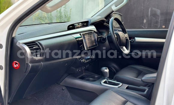 Buy Used Toyota Hilux White Car in Dar es Salaam in Dar es Salaam Buy Used Toyota Hilux White Car in Dar es Salaam in Dar es Salaam