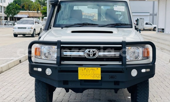 Nunua Imported Toyota Land Cruiser Nyeupe Gari ndani ya Dar es Salaam nchini Dar es Salaam Nunua Imported Toyota Land Cruiser Nyeupe Gari ndani ya Dar es Salaam nchini Dar es Salaam