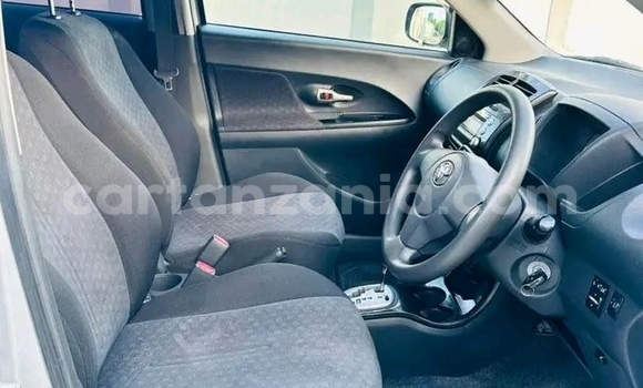 Buy Used Toyota IST White Car in Dodoma in Dodoma