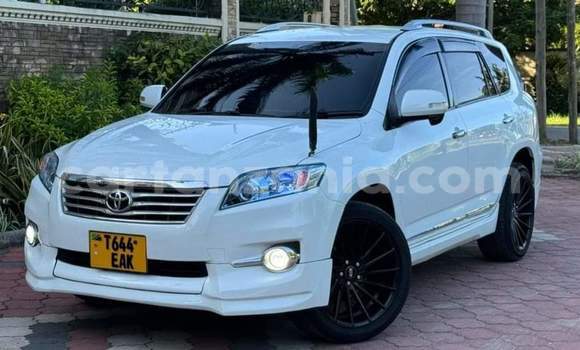 Buy Used Toyota Vanguard White Car in Dar es Salaam in Dar es Salaam