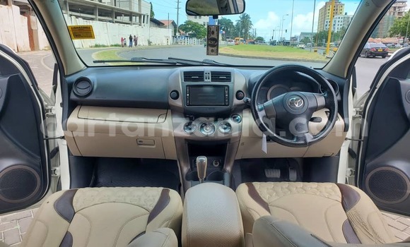 Buy Used Toyota Vanguard White Car in Dar es Salaam in Dar es Salaam Buy Used Toyota Vanguard White Car in Dar es Salaam in Dar es Salaam