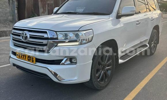 Buy Used Land Rover Defender Other Car in Dar es Salaam in Dar es Salaam